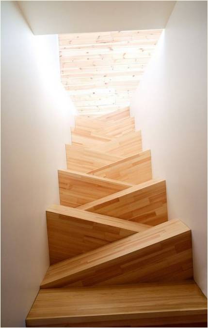 İç tasarımda dikkat çekici merdiven