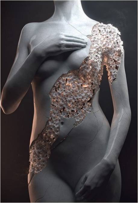Jean-Michel Biorel'in dijital sanatı: sürreal kadın çiçek heykelleri