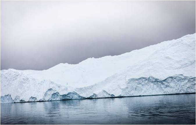 Alex Cornell'in fotoğraflarında devrilen buzdağı